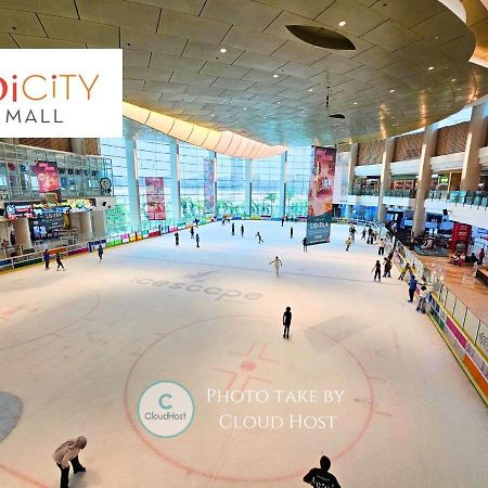 Conezion Near Ioi City Mall, Maeps Serdang, Putrajaya By Cloud Host Luaran gambar