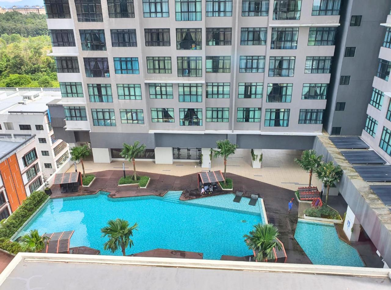 Conezion Near Ioi City Mall, Maeps Serdang, Putrajaya By Cloud Host Bilik gambar