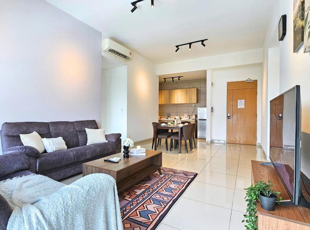 Conezion Near Ioi City Mall, Maeps Serdang, Putrajaya By Cloud Host Bilik gambar