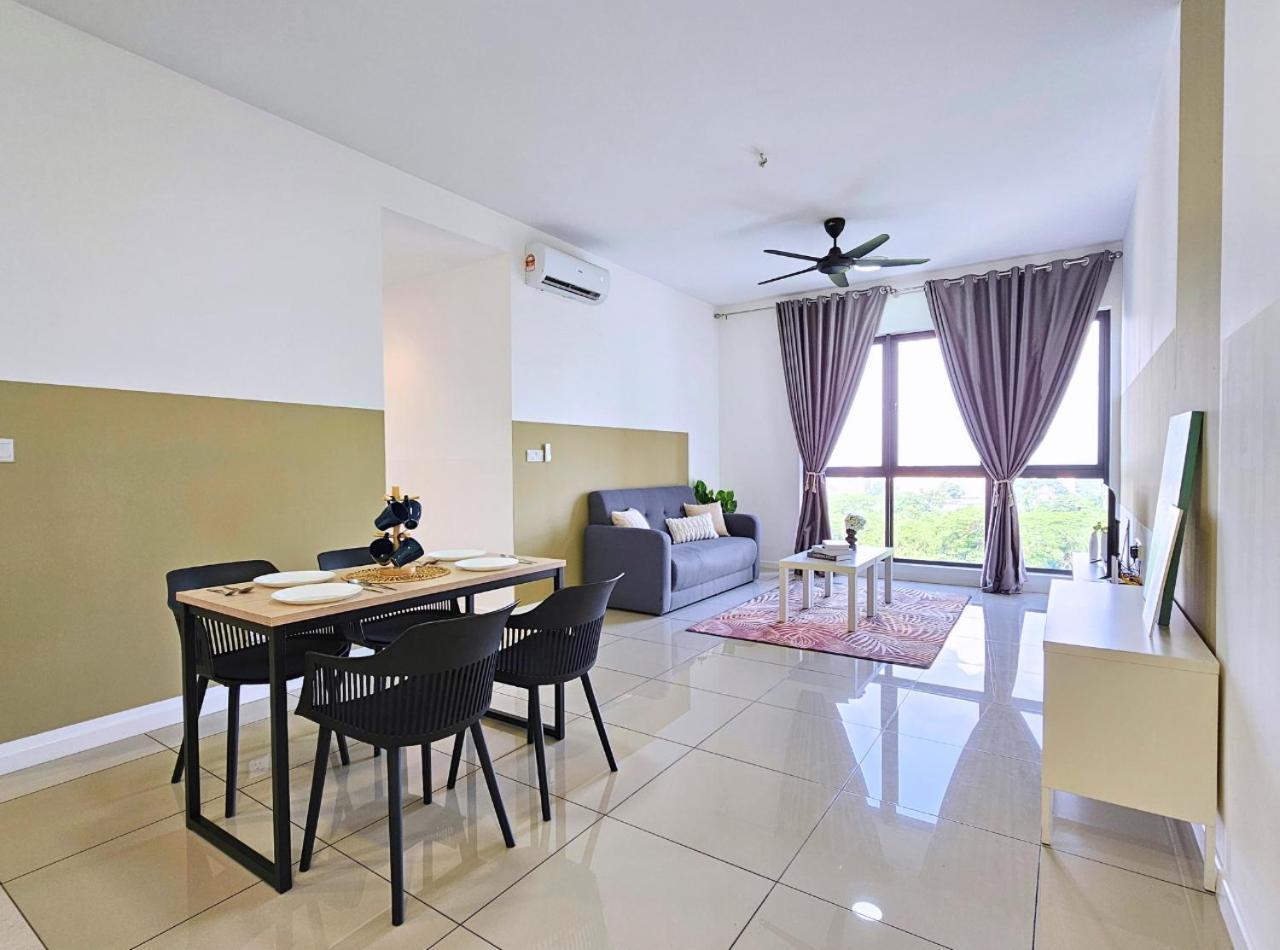 Conezion Near Ioi City Mall, Maeps Serdang, Putrajaya By Cloud Host Bilik gambar